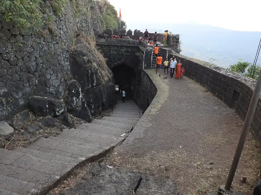 Best Routes and Transportation Options to reach Ajinkyatara Fort