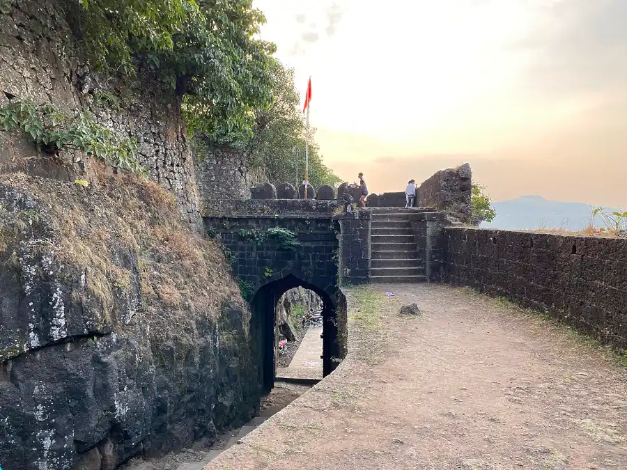 Best Time to Visit Ajinkyatara Fort