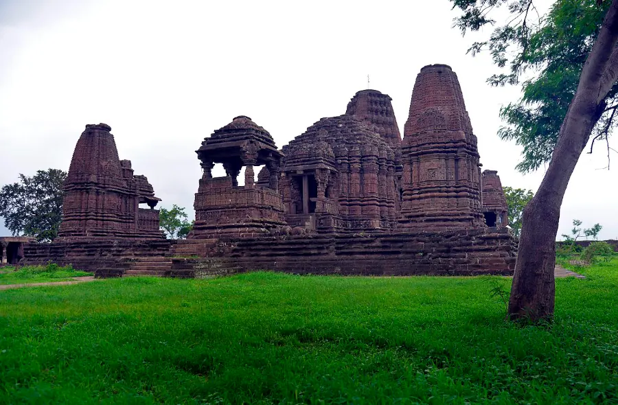 Gondeshwar Temple Architecture