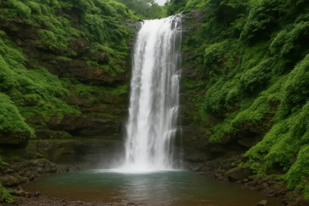 Travel Tips & Climatic Conditions at Banoti Waterfall