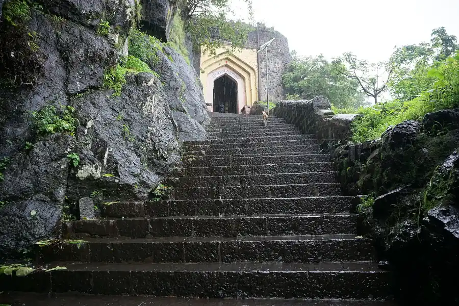 Sajjangad Fort Architecture
