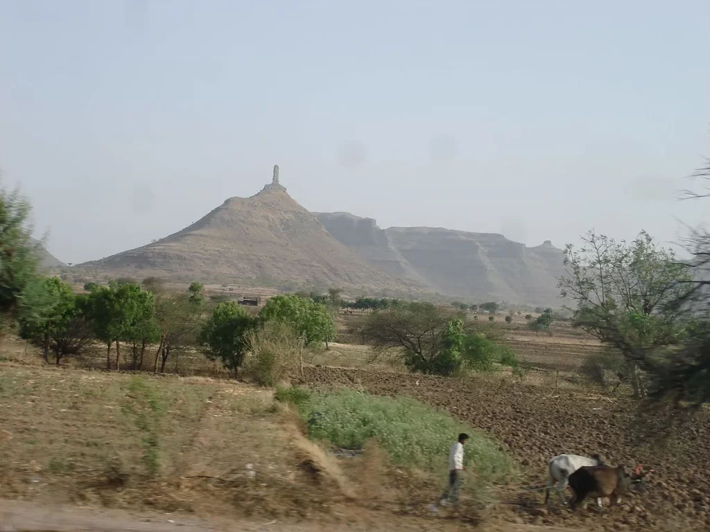 Mountain near Manmad - Panoramio