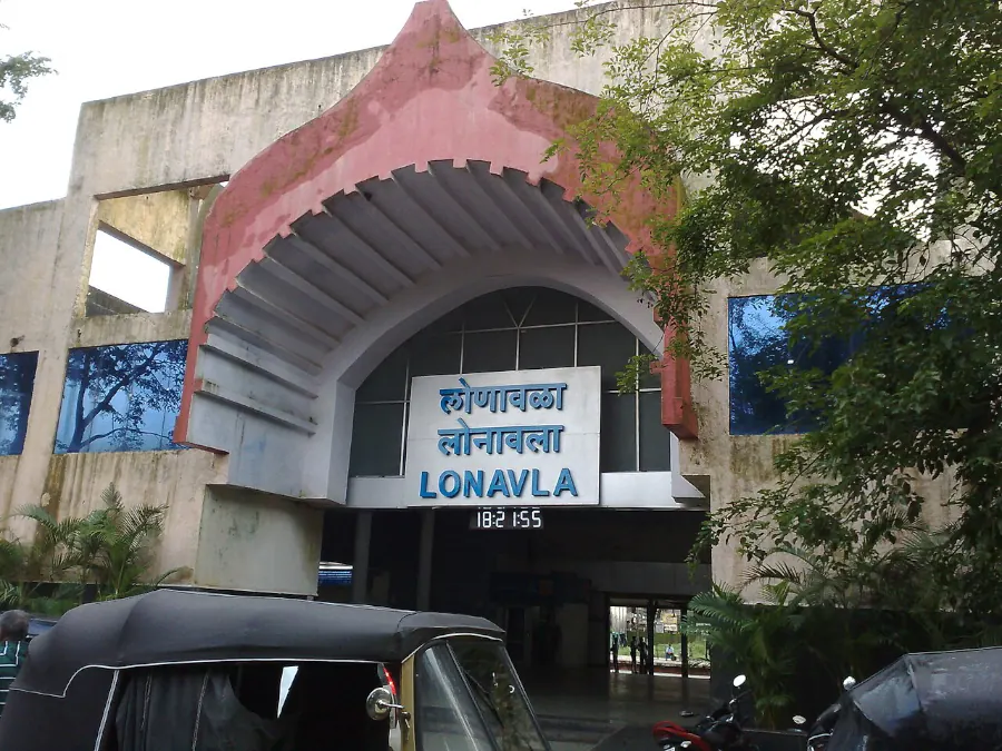 Lonavla Railway station - Entrance