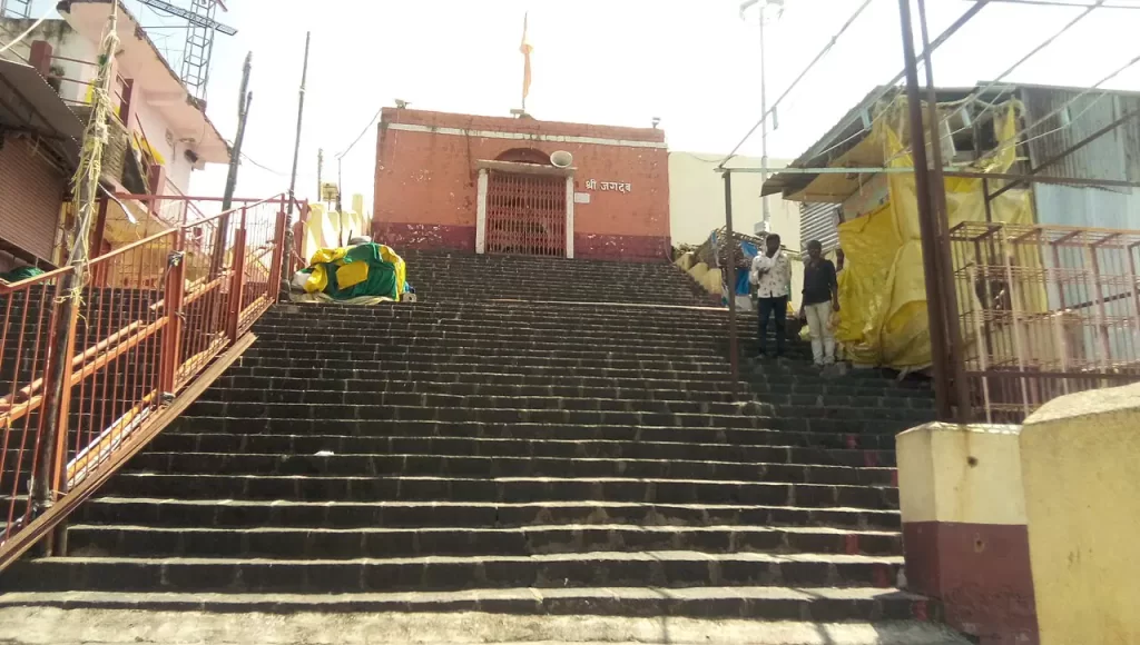 Renuka Devi Temple Mahur Entrance