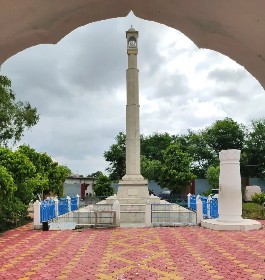 SPDJAK Pateriya Ji Manastambha