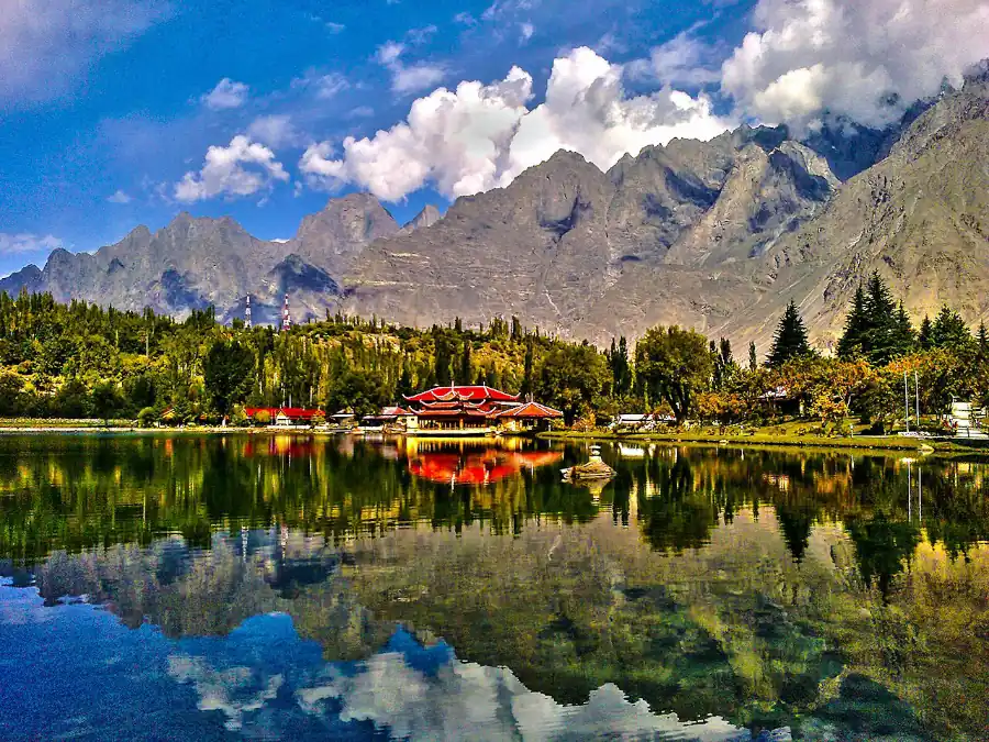 Shangrilla Resorts Skardu, Kachura Lake
