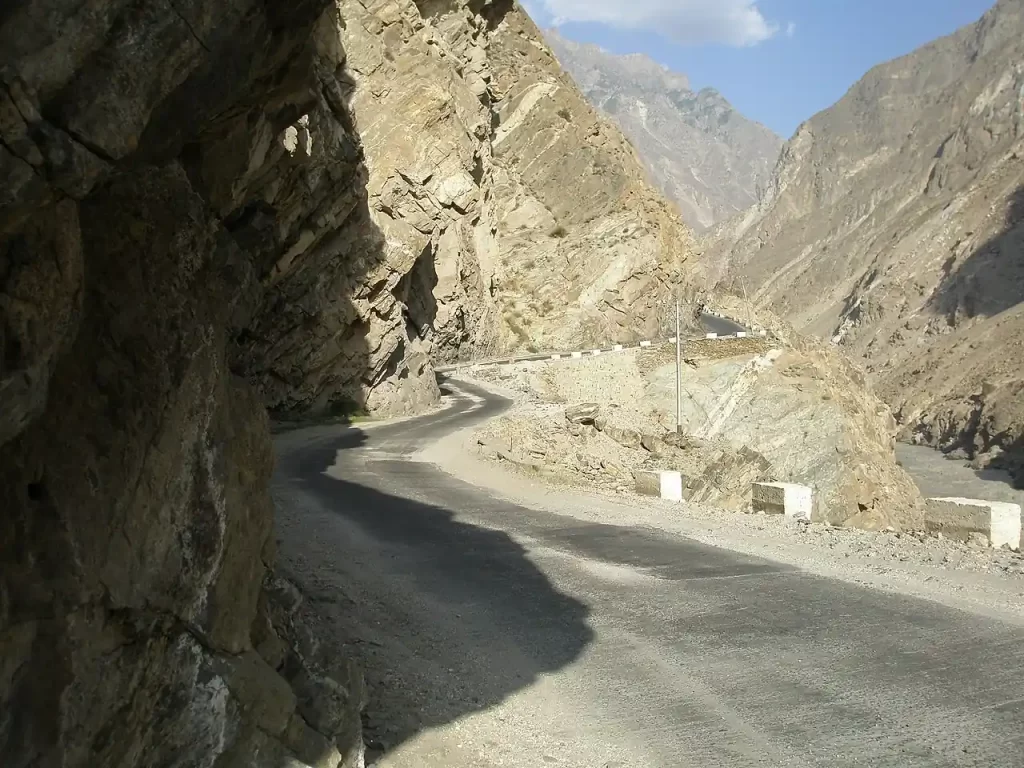 Skardu road another view