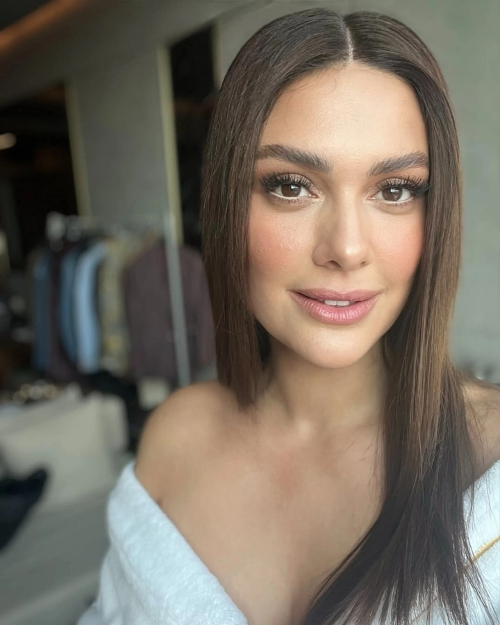 Bergüzar Korel Facebook Images