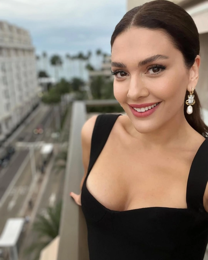 Bergüzar Korel Instagram Images