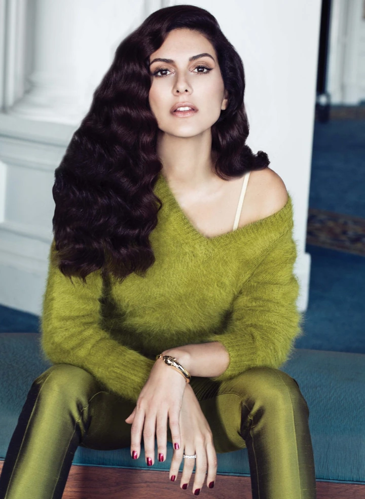 Bergüzar Korel Instagram