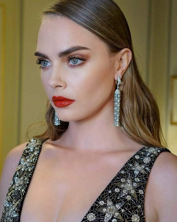 Cara Delevingne Facebook