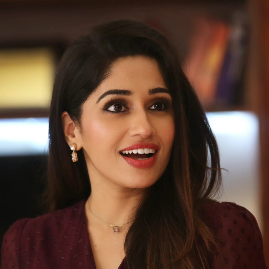 Purniemaa Dey Early Life