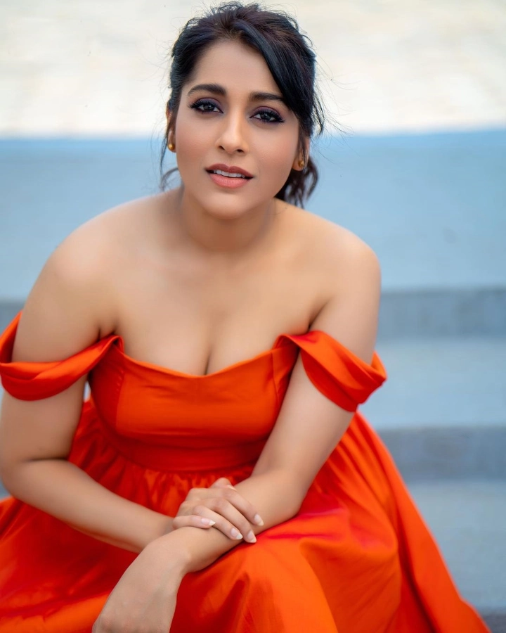 Rashmi Gautam Cute Image