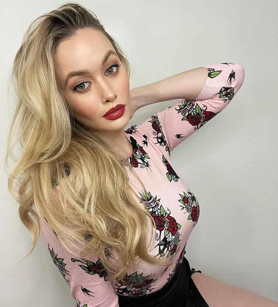 Simone Holtznagel Net worth