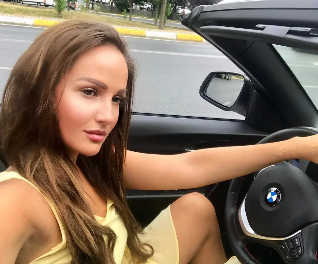 Anastasiia Lenna Social Media